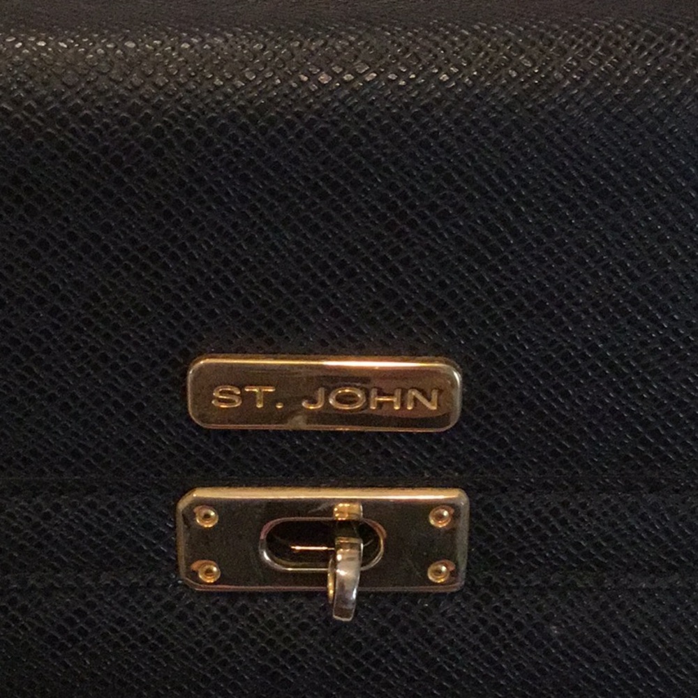 🎉🎉🎉HOST PICK🎉🎉🎉🎉  St. John Black Leather Bag w/ Gold Hardware - Picture 5 of 10